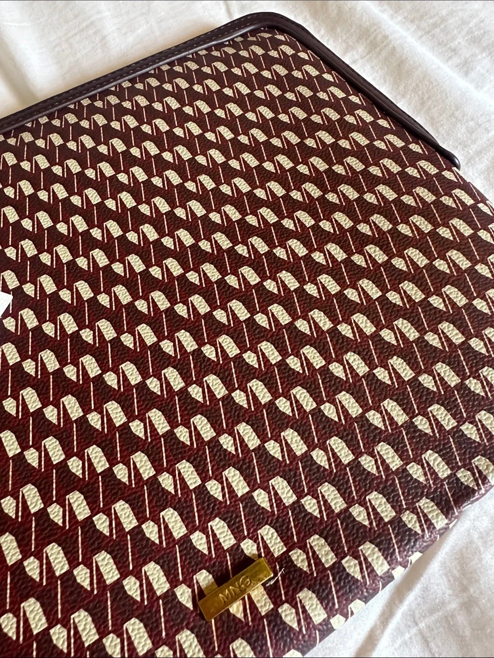 Mango 13” Burgundy/Cream Laptop Bag